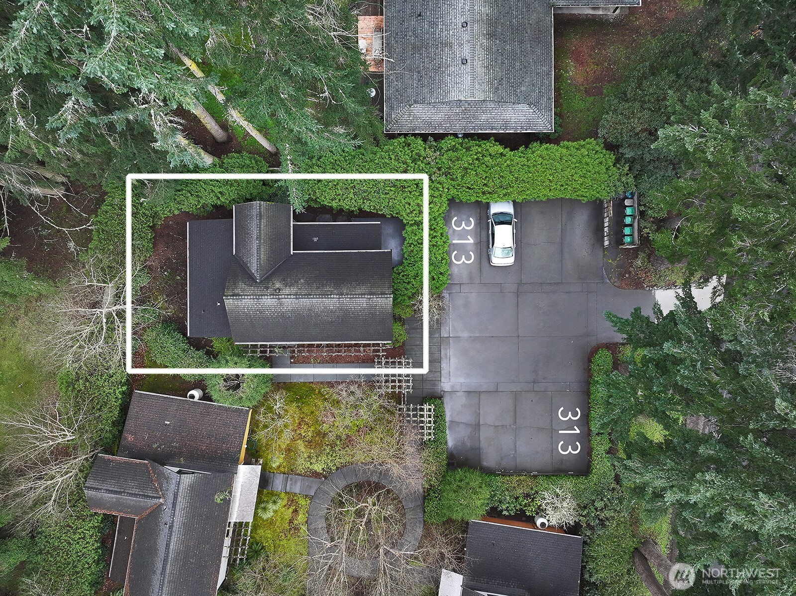 313 Edgecliff Drive