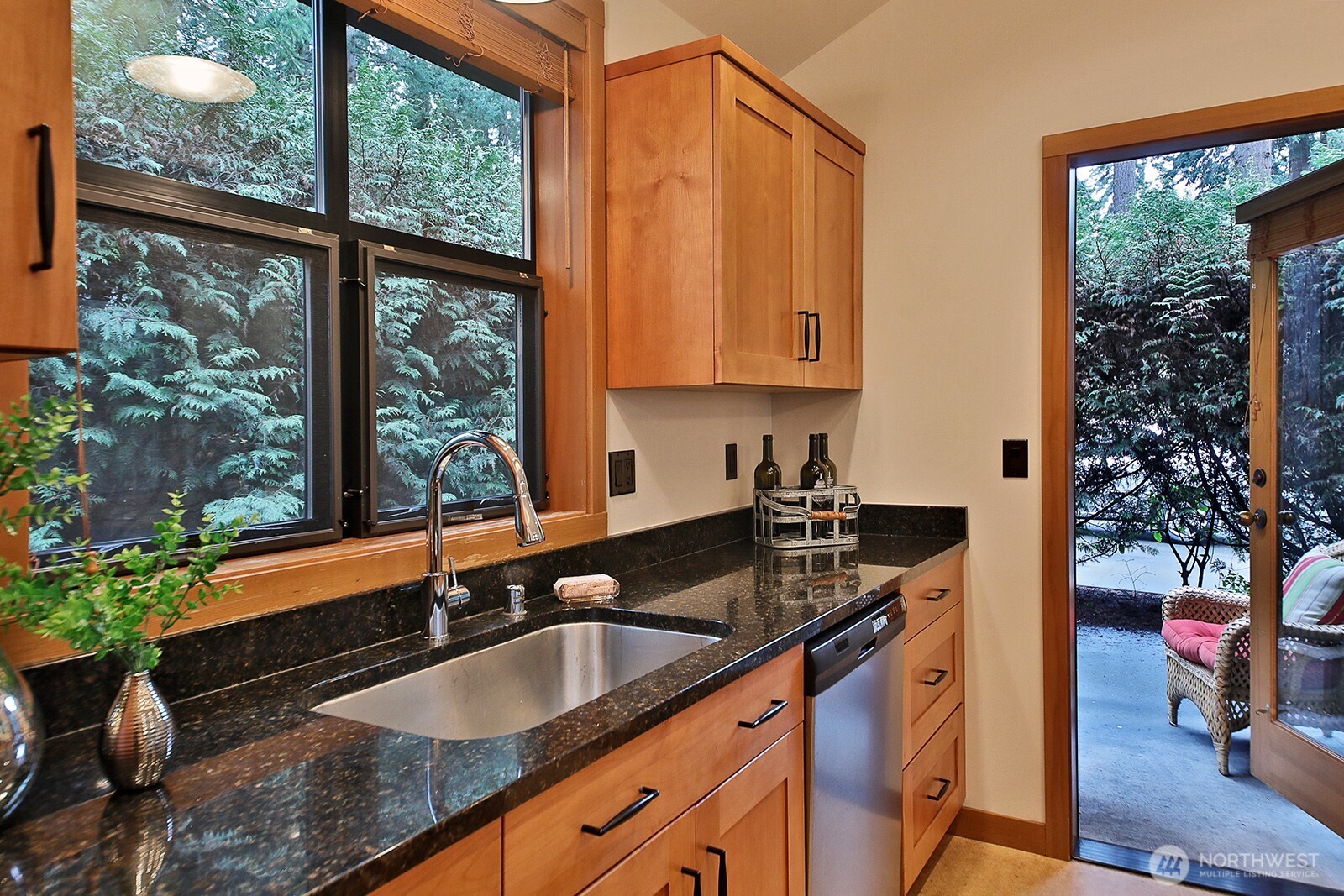 313 Edgecliff Drive