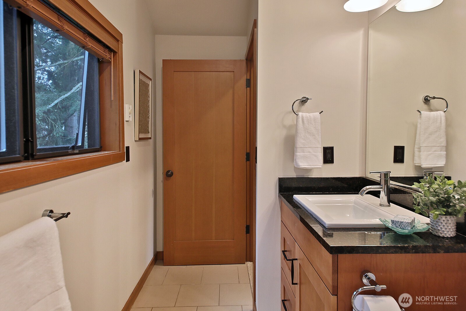 313 Edgecliff Drive