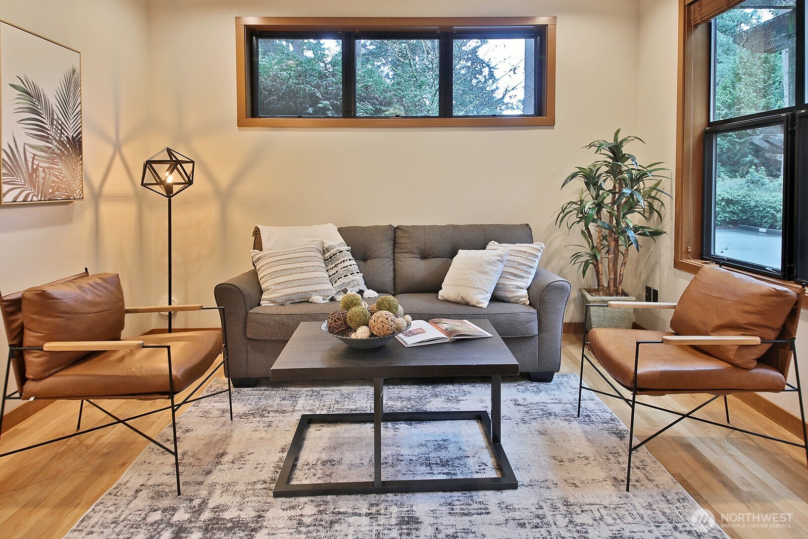 313 Edgecliff Drive