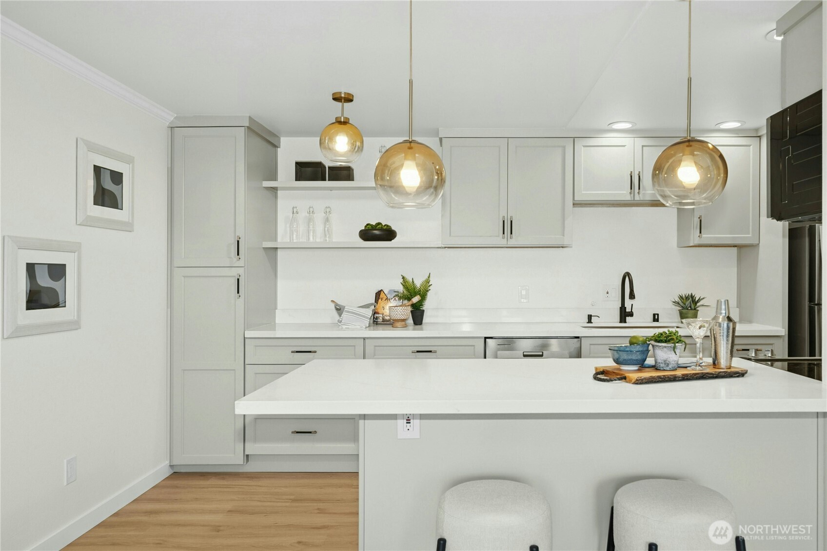 733 Lake Street S Unit: 202