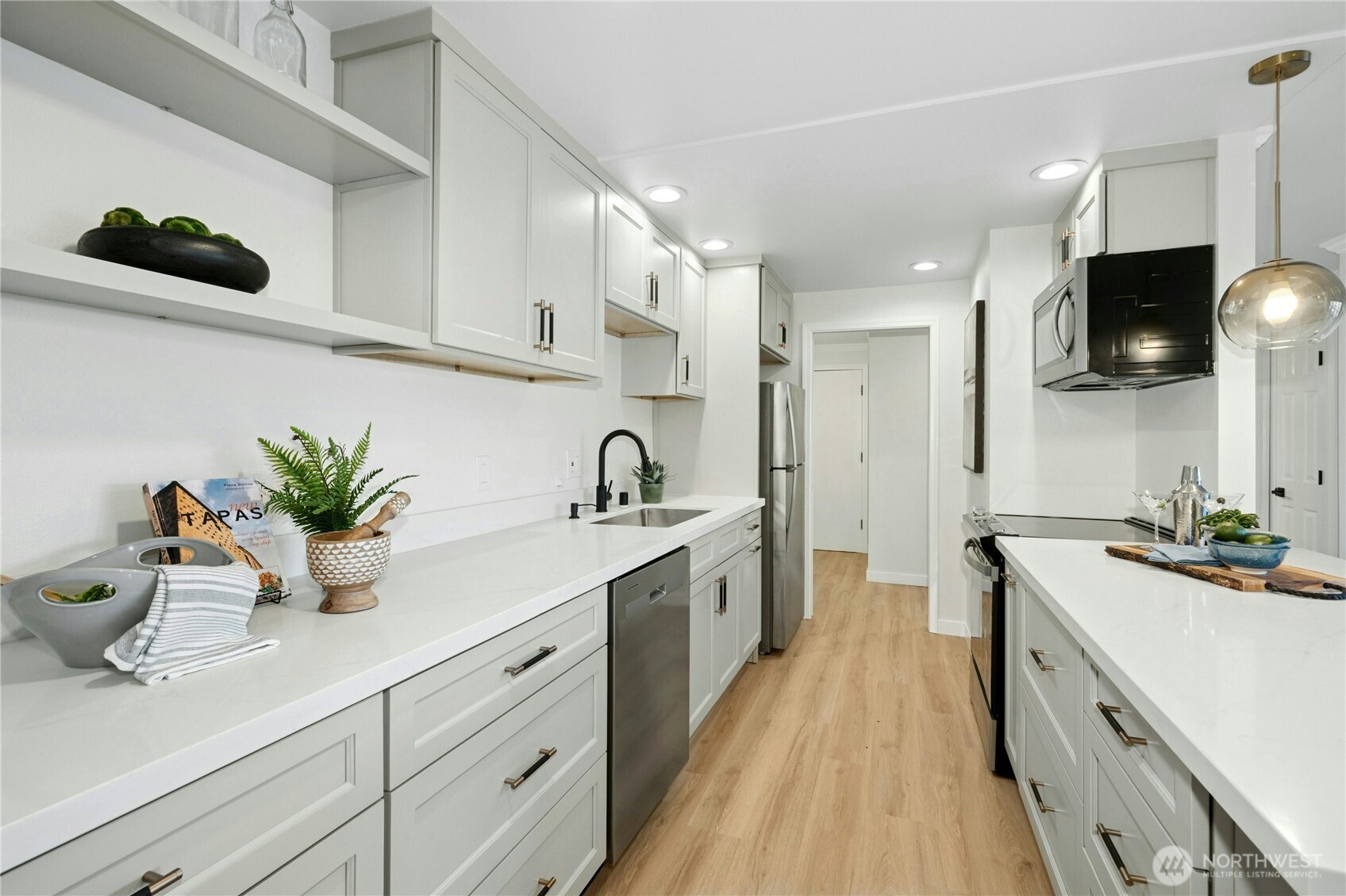 733 Lake Street S Unit: 202