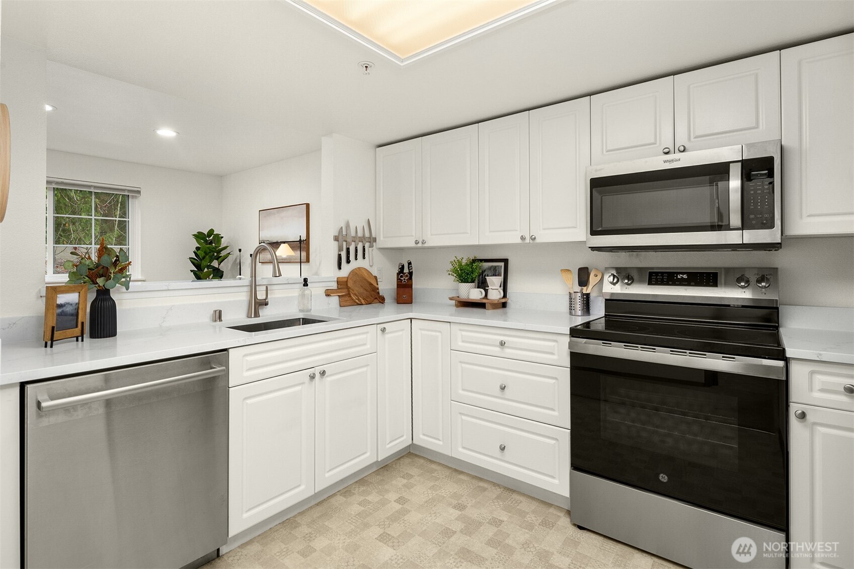 23303 Cedar Way Unit: T202