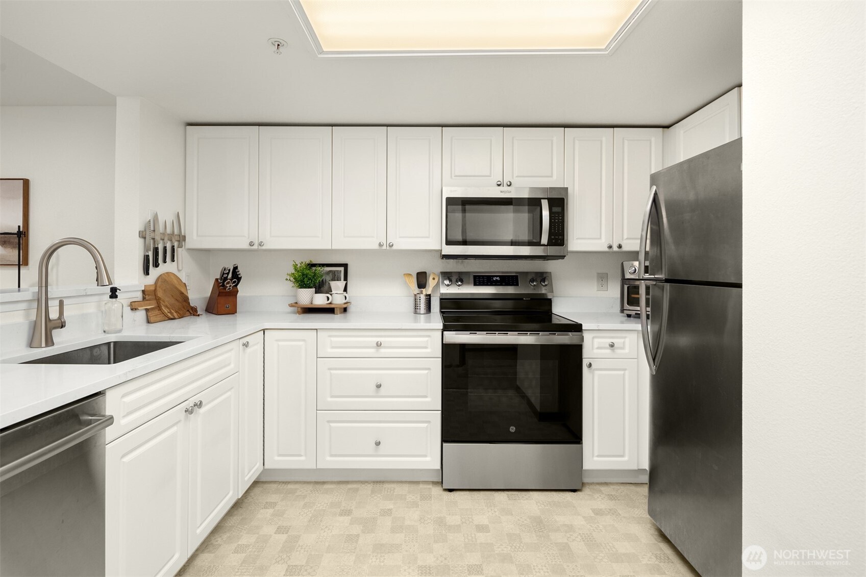 23303 Cedar Way Unit: T202