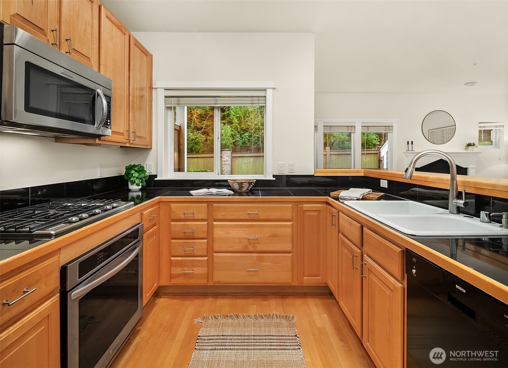 10007 NE 37th Court