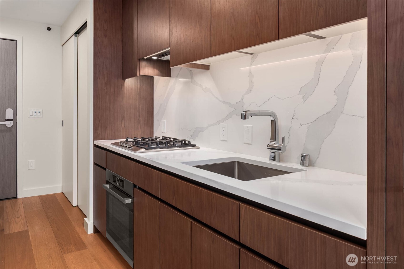 121 Stewart Street Unit: 1406