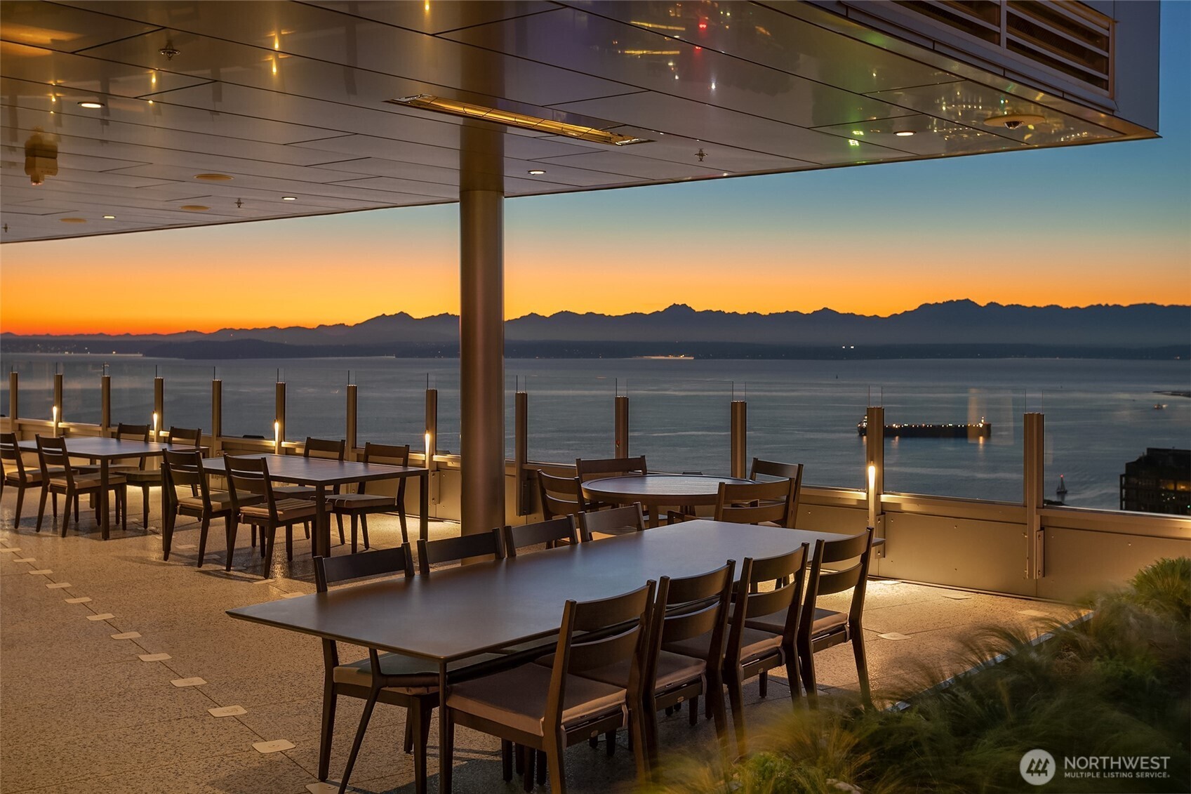 121 Stewart Street Unit: 1406