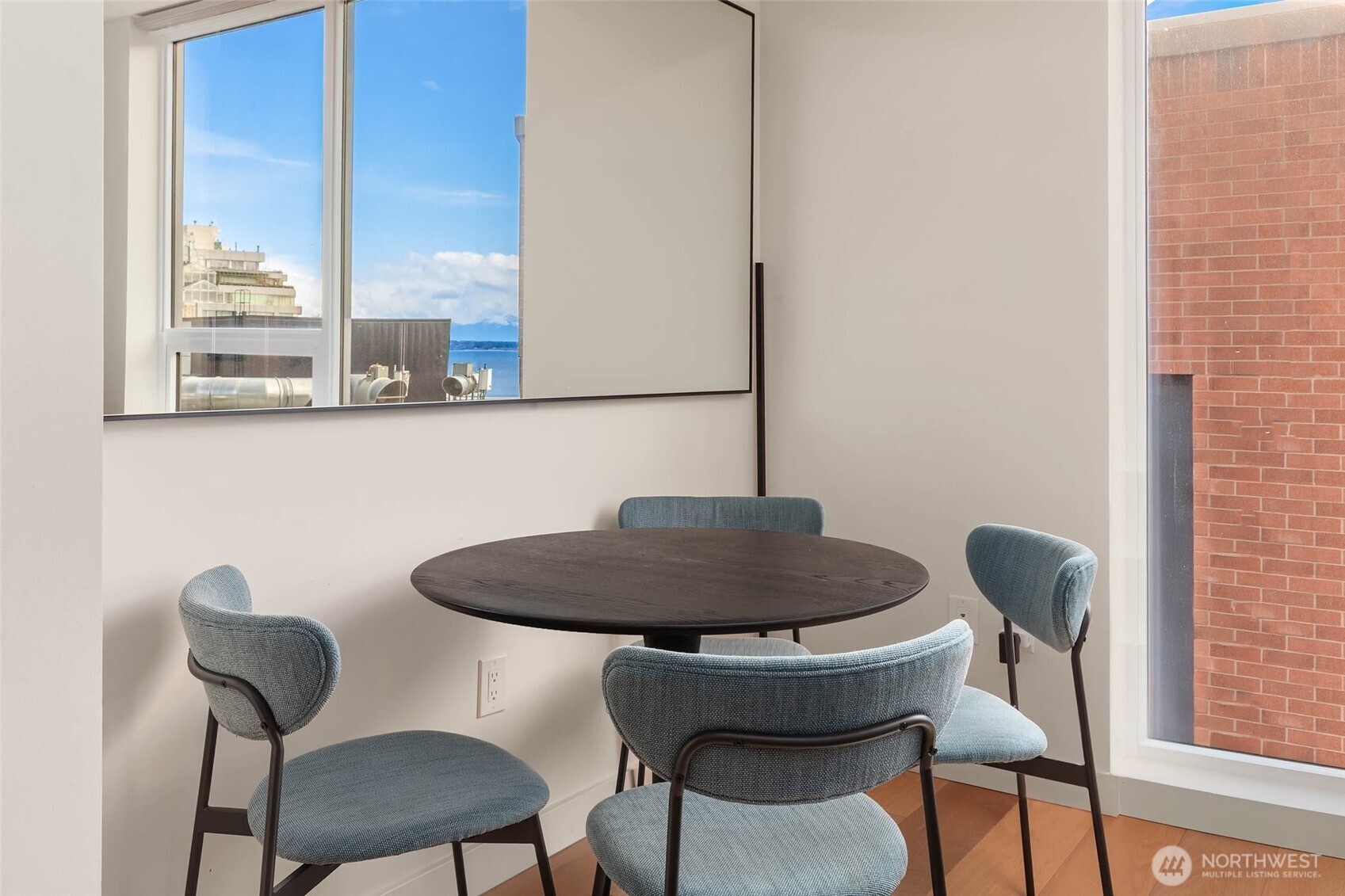 121 Stewart Street Unit: 1406