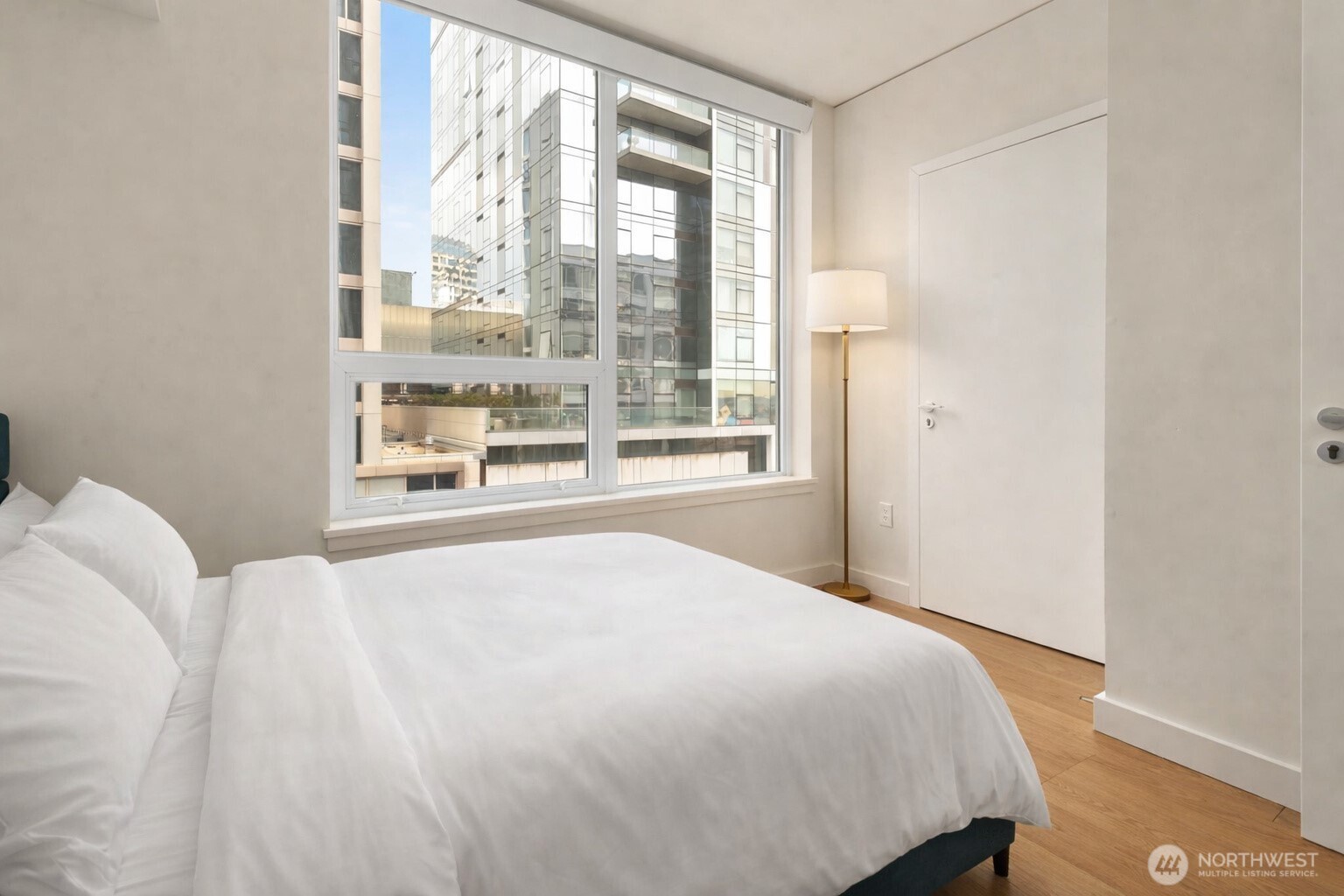 121 Stewart Street Unit: 603