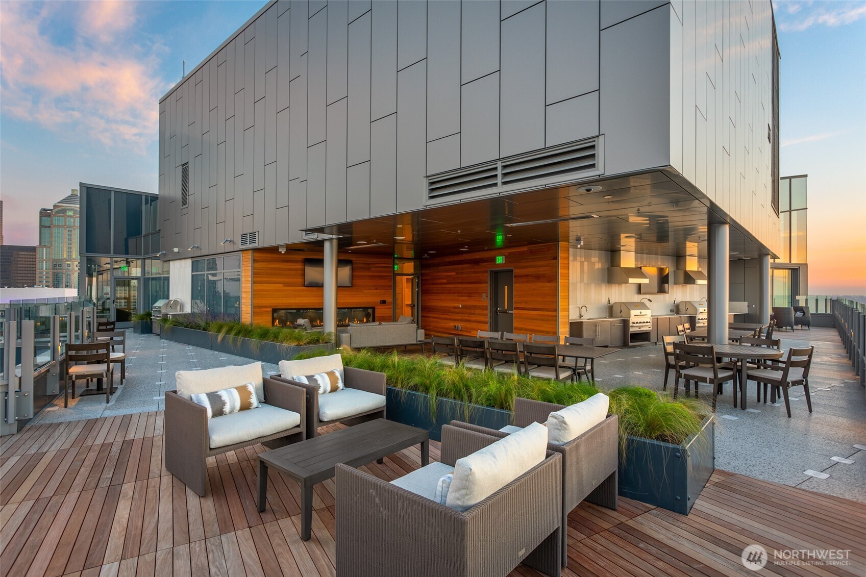 121 Stewart Street Unit: 603