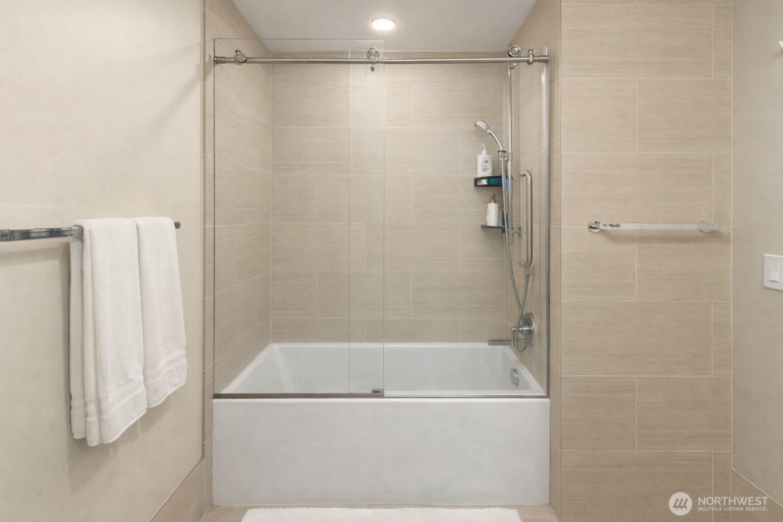 121 Stewart Street Unit: 603