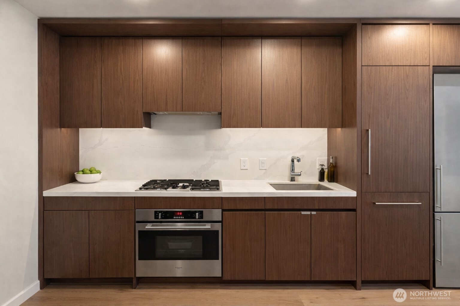 121 Stewart Street Unit: 603