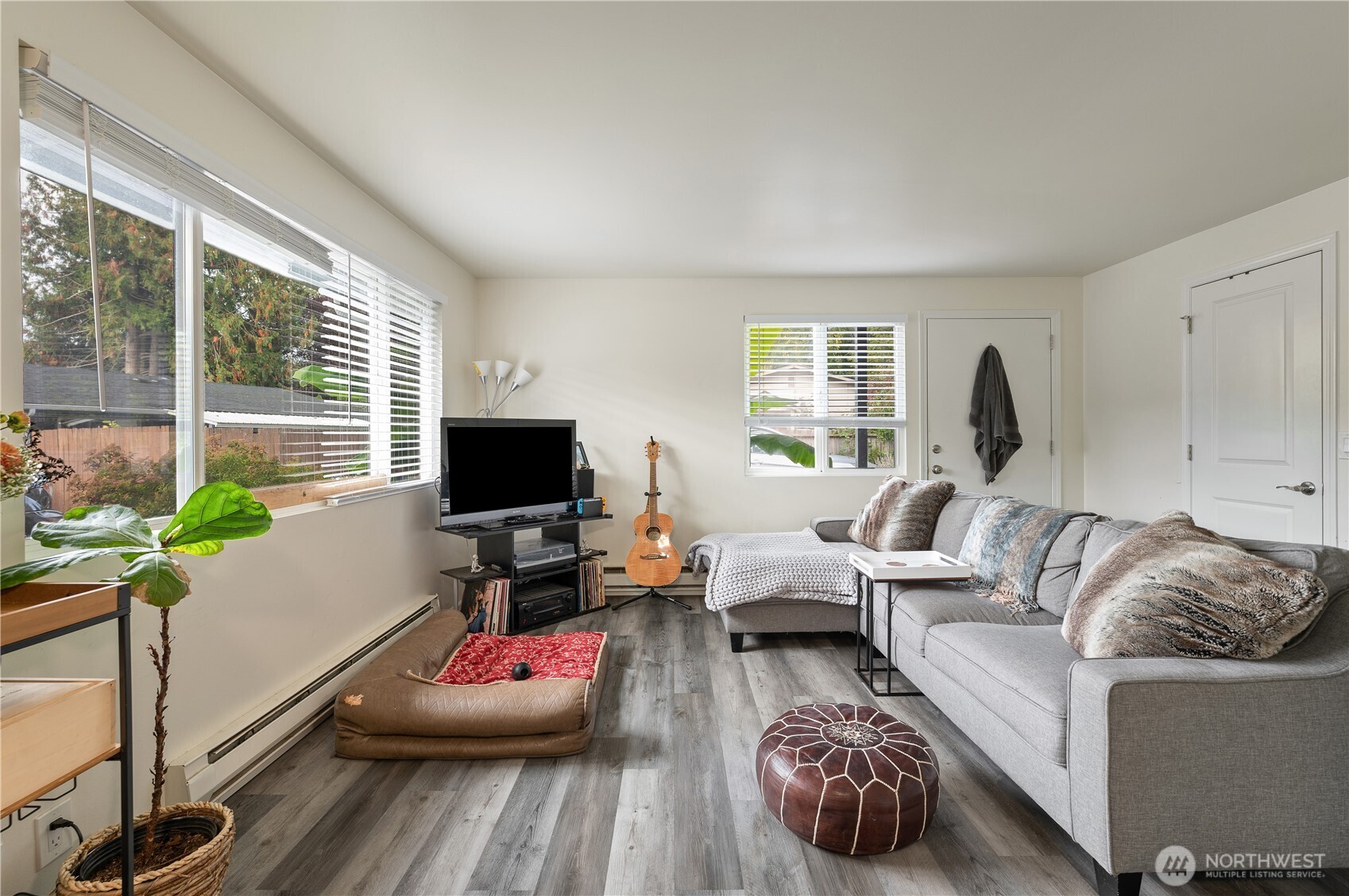 200 210 Rainier Boulevard N