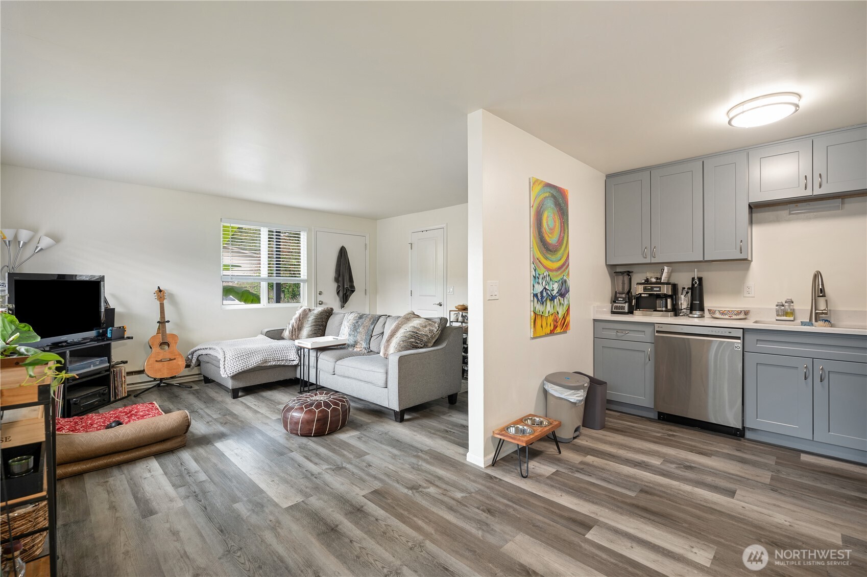 200 210 Rainier Boulevard N