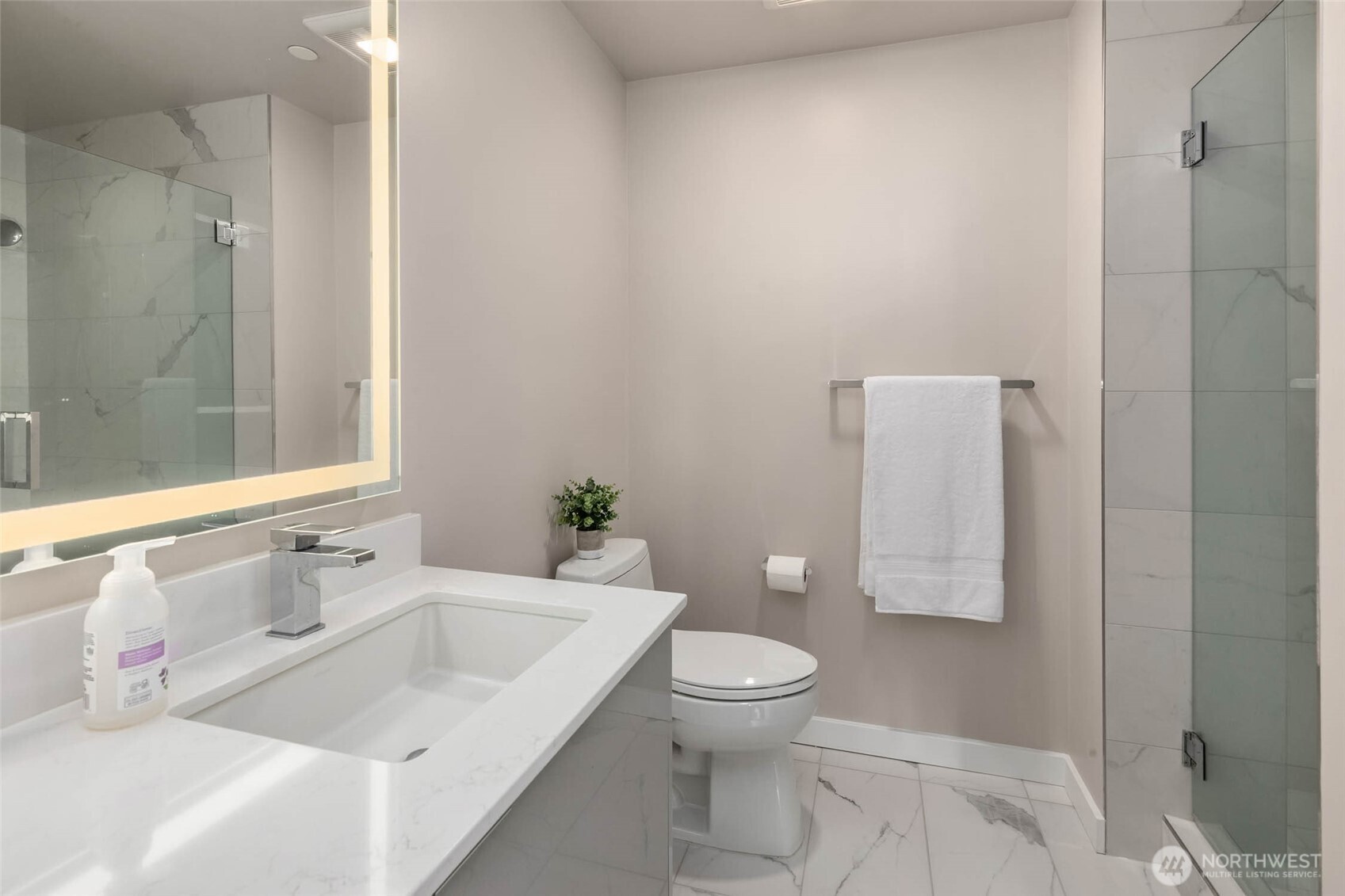 450 S Main St Unit: 806