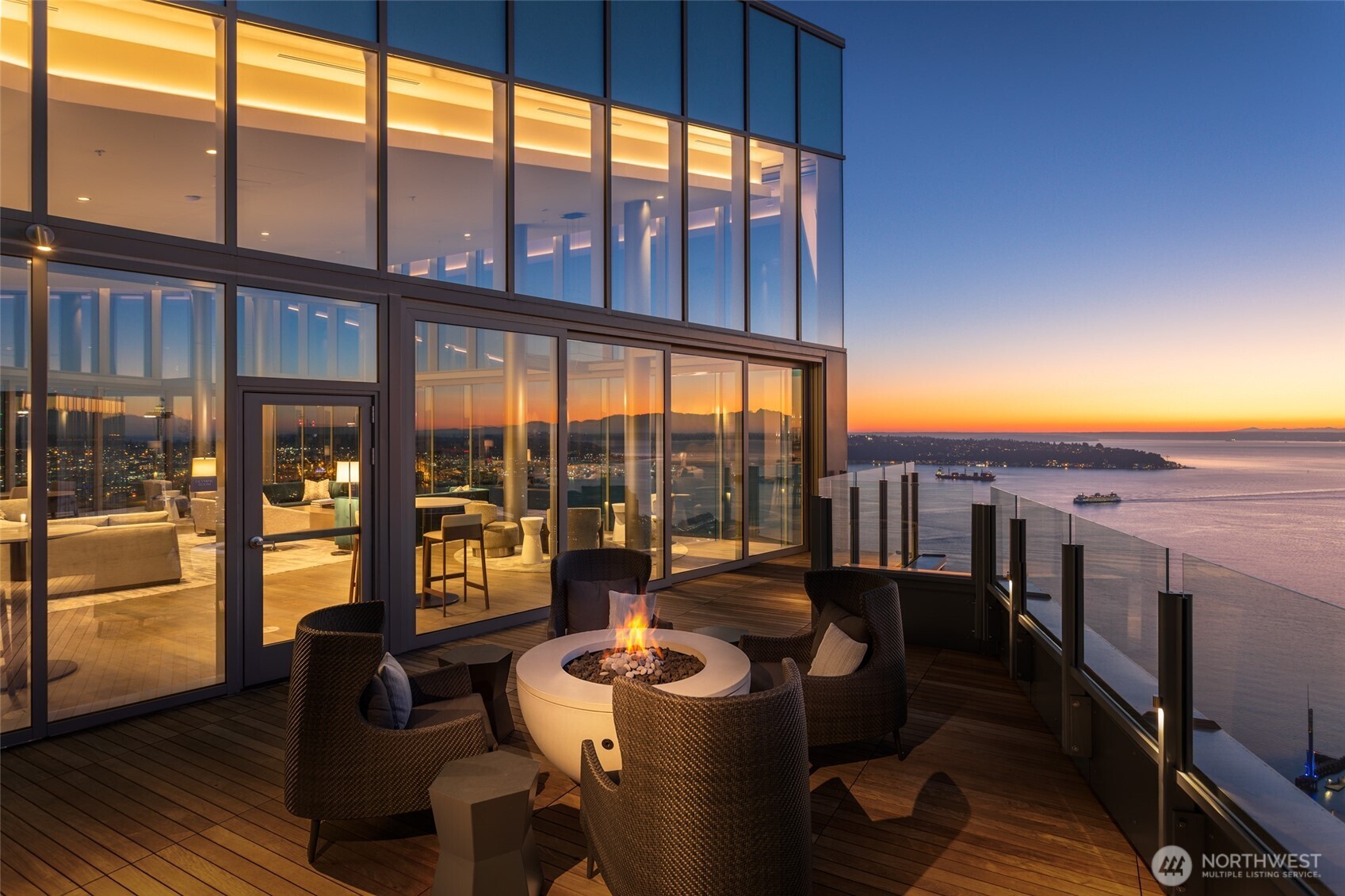 121 Stewart Street Unit: 1406