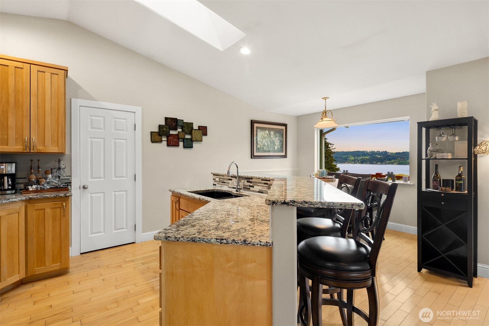 1409 Commodore Place