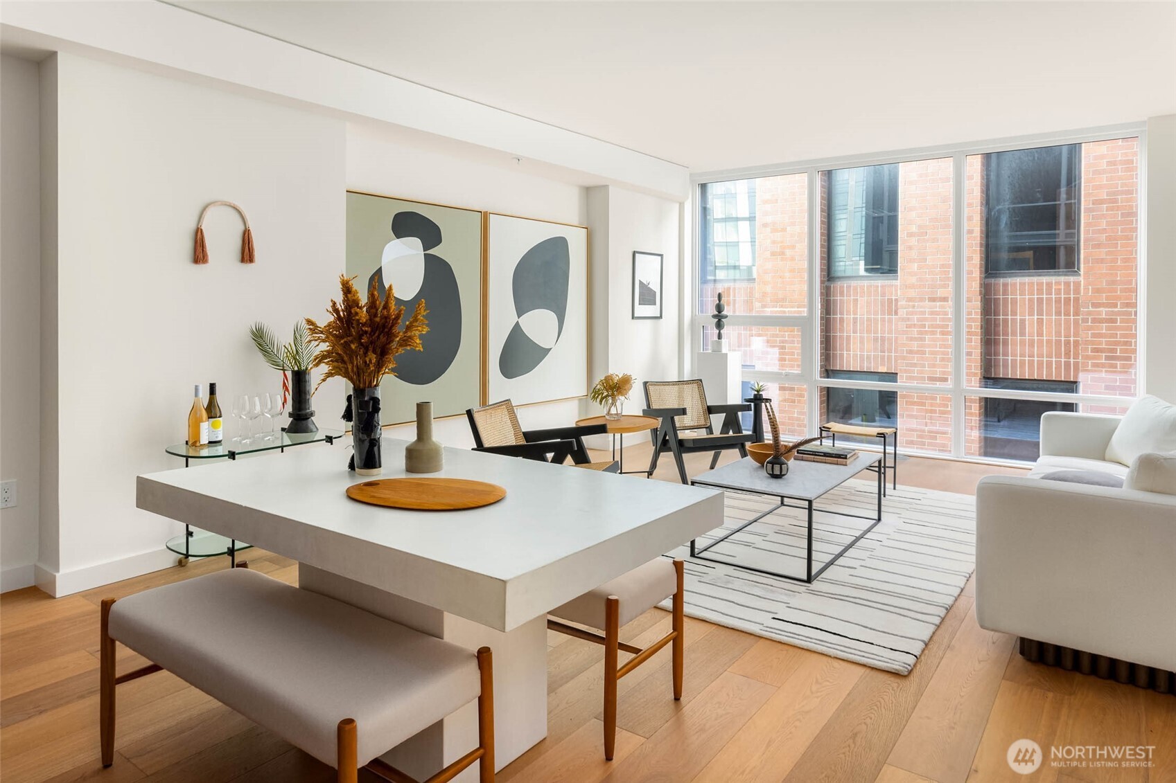 121 Stewart Street Unit: 1305