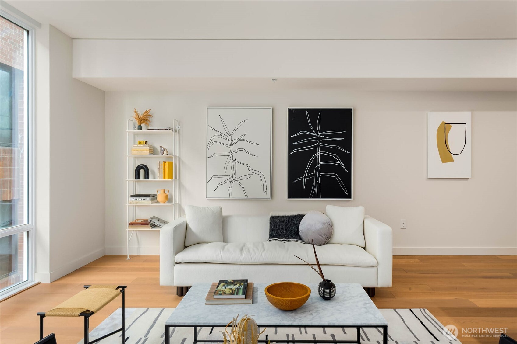 121 Stewart Street Unit: 1305