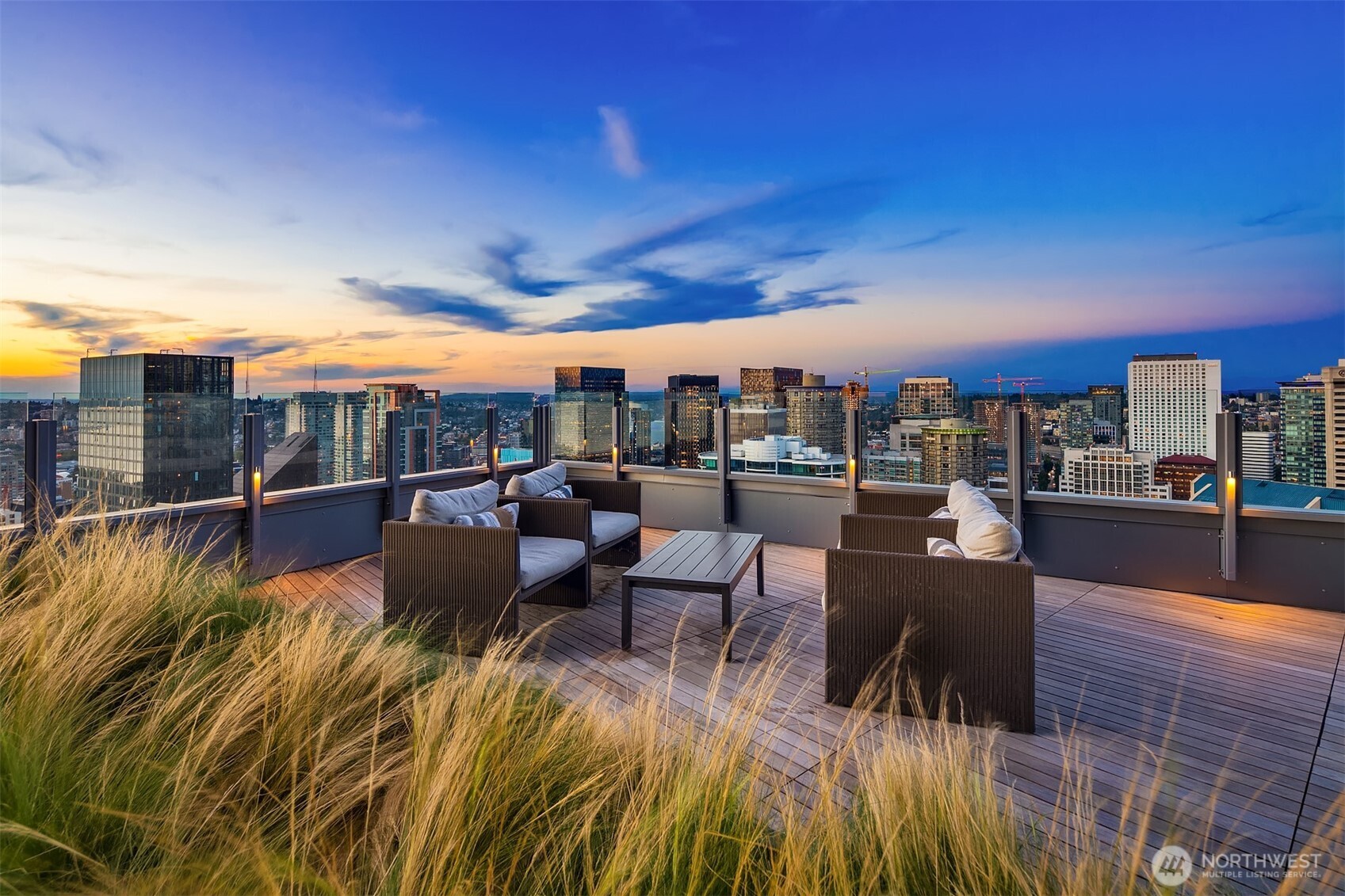 121 Stewart Street Unit: 1305