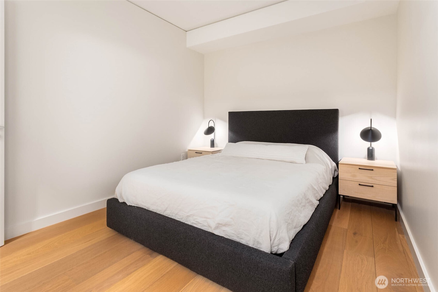 121 Stewart Street Unit: 1305