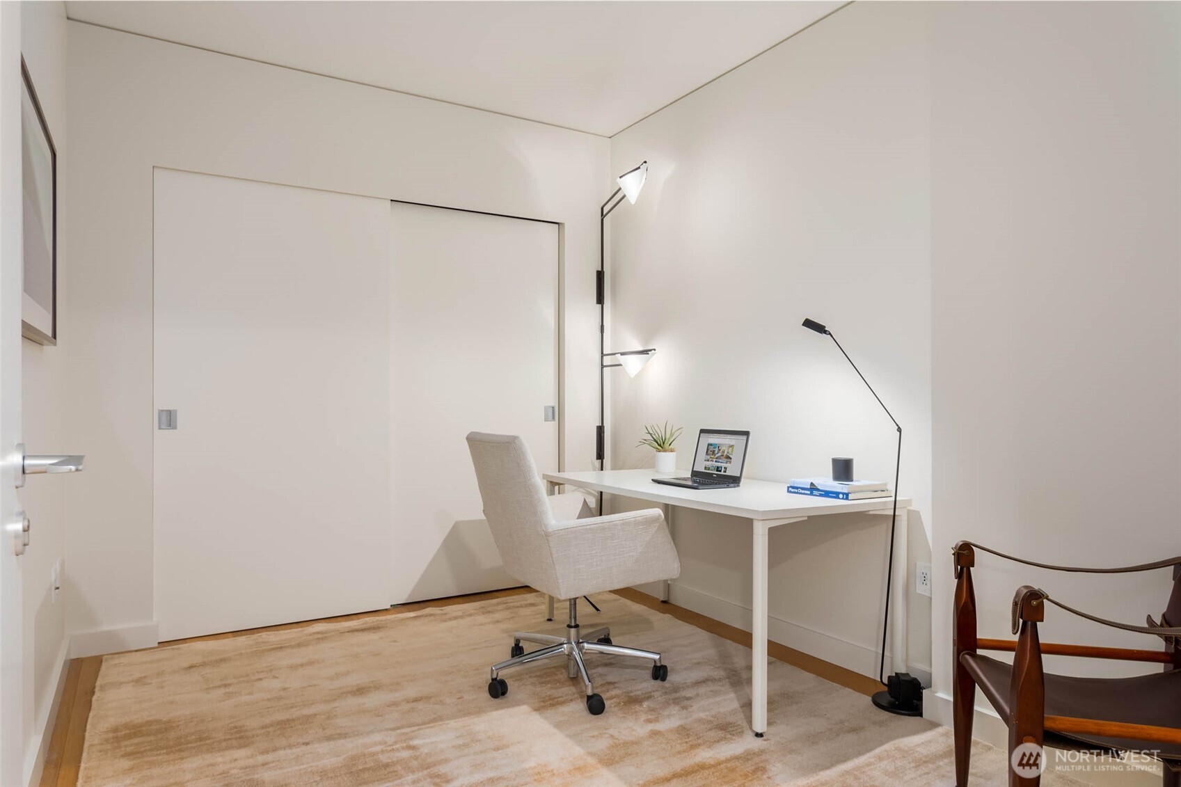 121 Stewart Street Unit: 1305