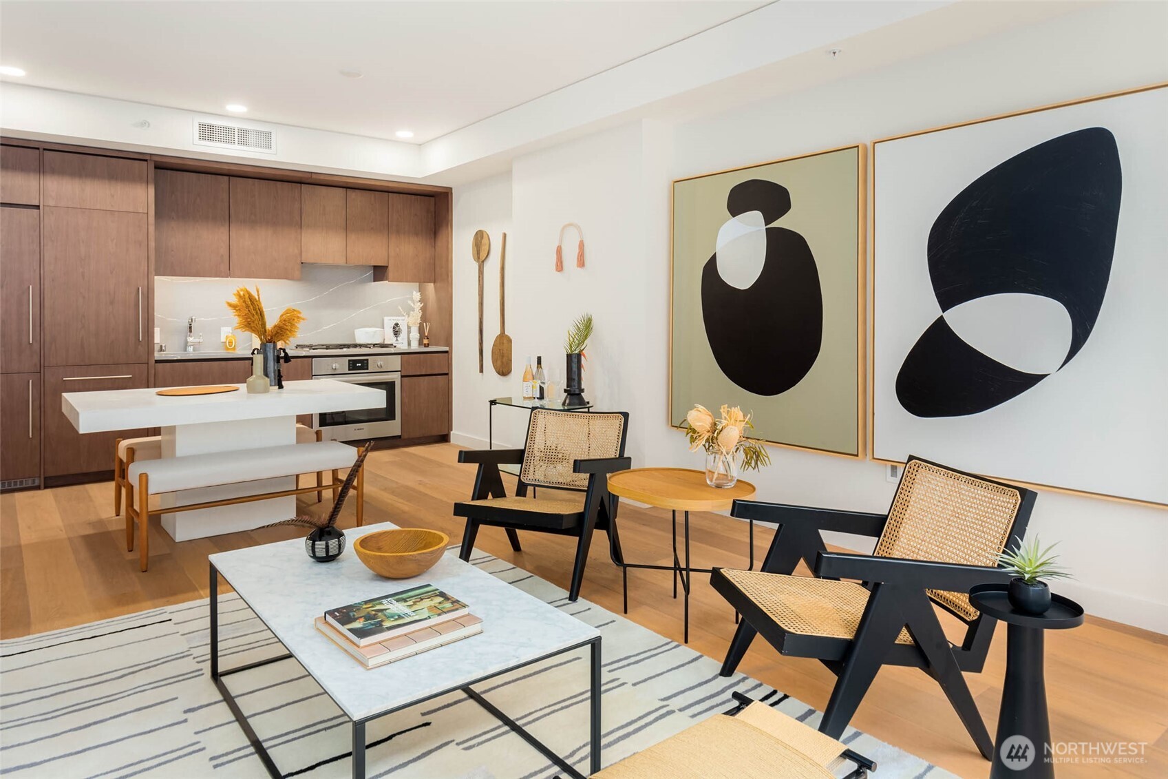 121 Stewart Street Unit: 1305