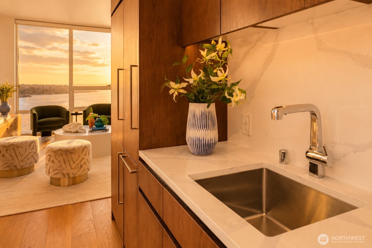121 Stewart Street Unit: 3306