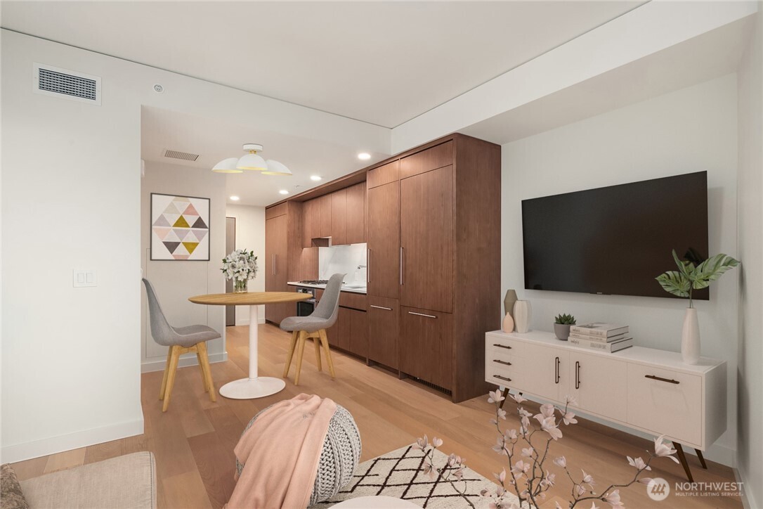 121 Stewart Street Unit: 1308