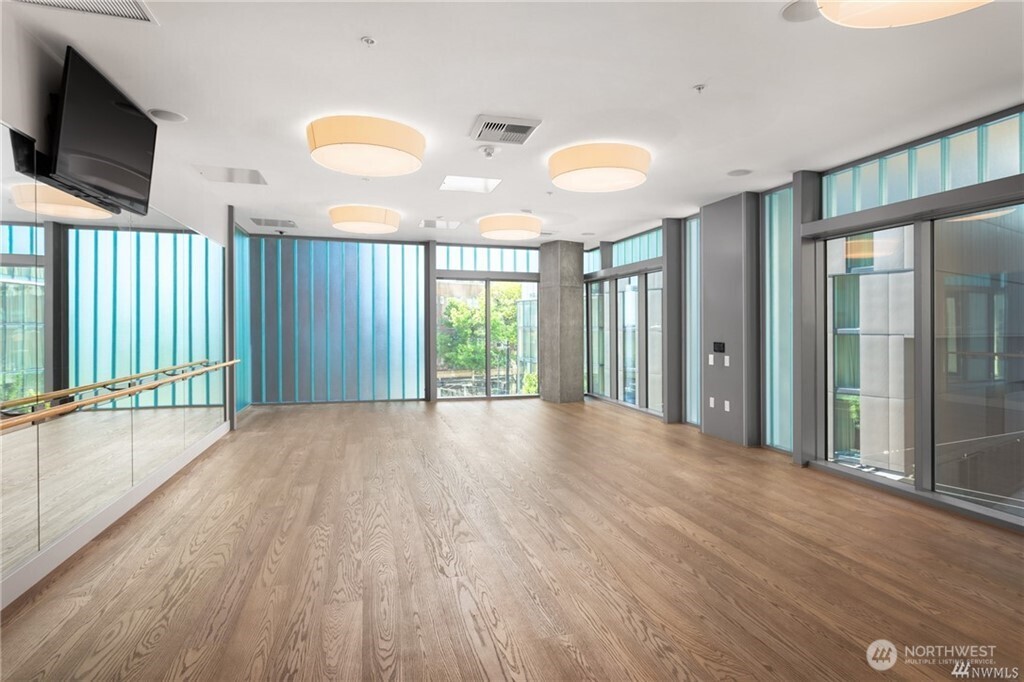 121 Stewart Street Unit: 1308