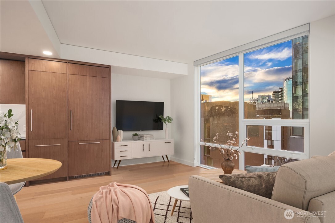 121 Stewart Street Unit: 1308
