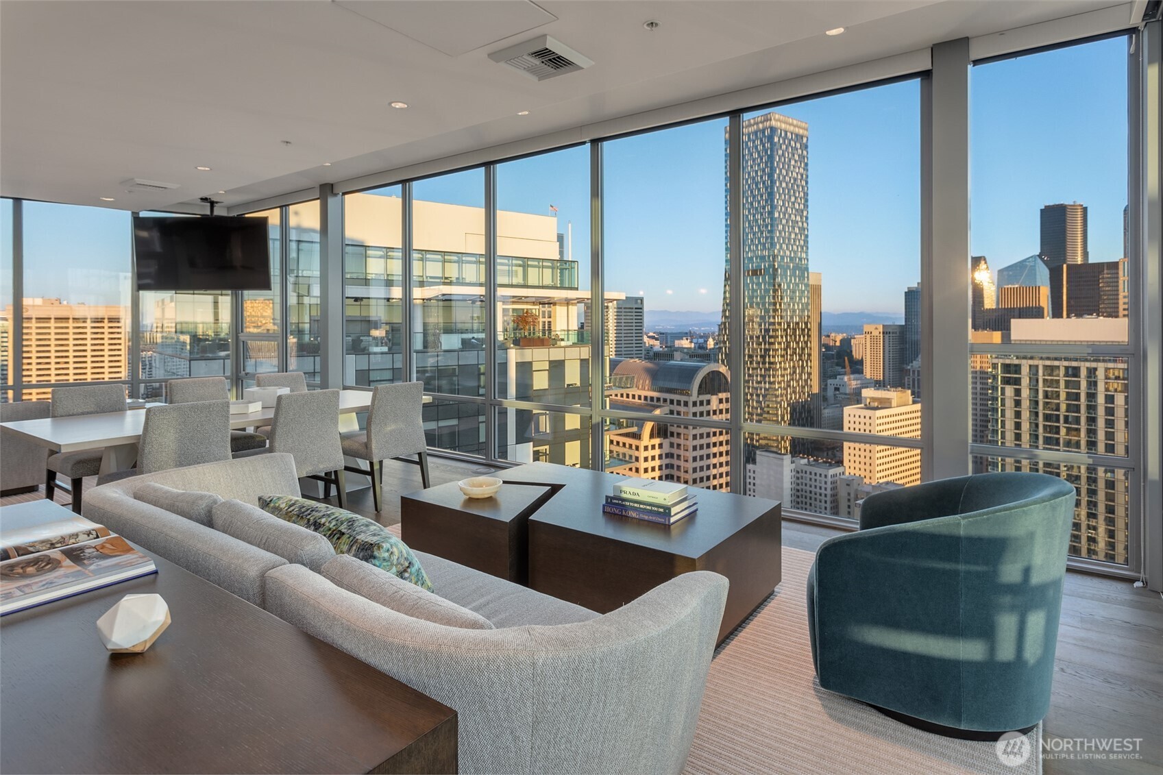 121 Stewart Street Unit: 603