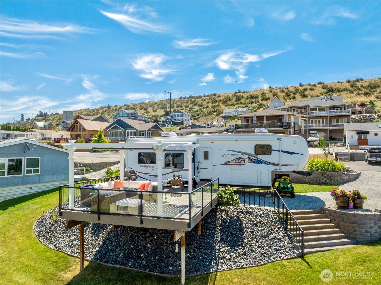501 W Entiat Dr