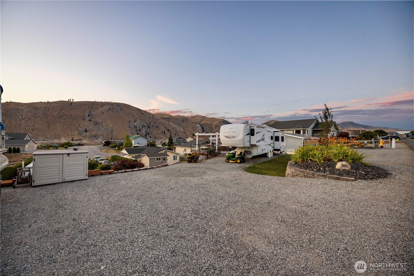 501 W Entiat Dr