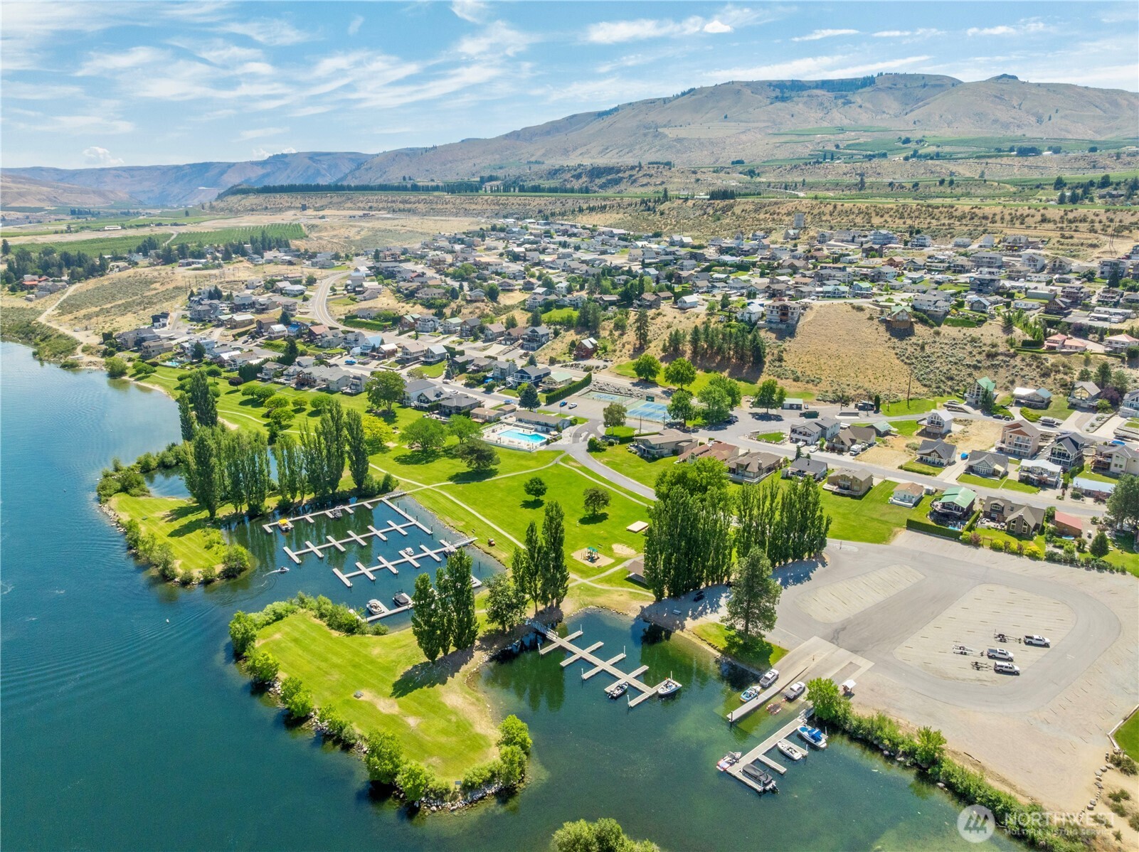 501 W Entiat Dr