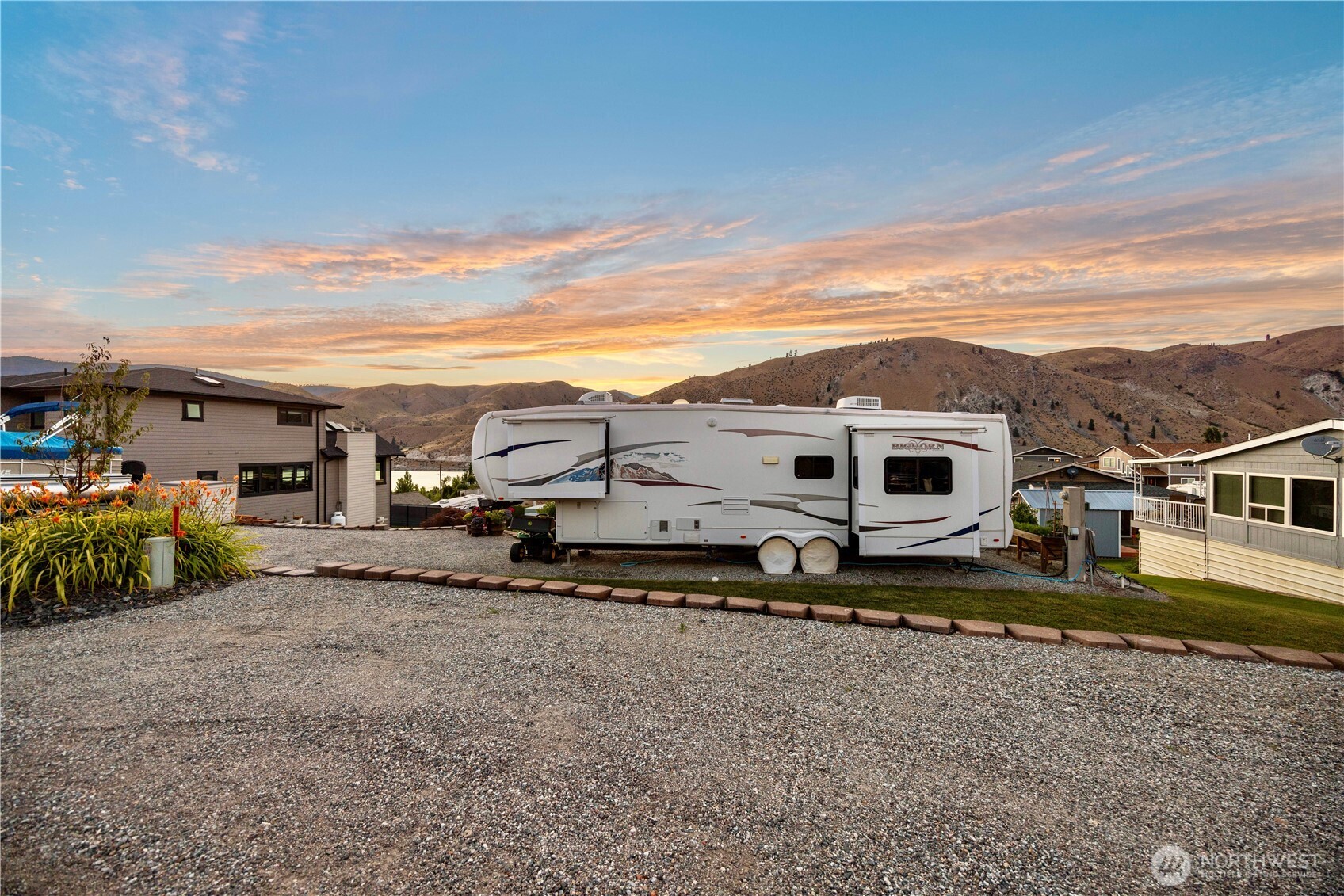 501 W Entiat Dr