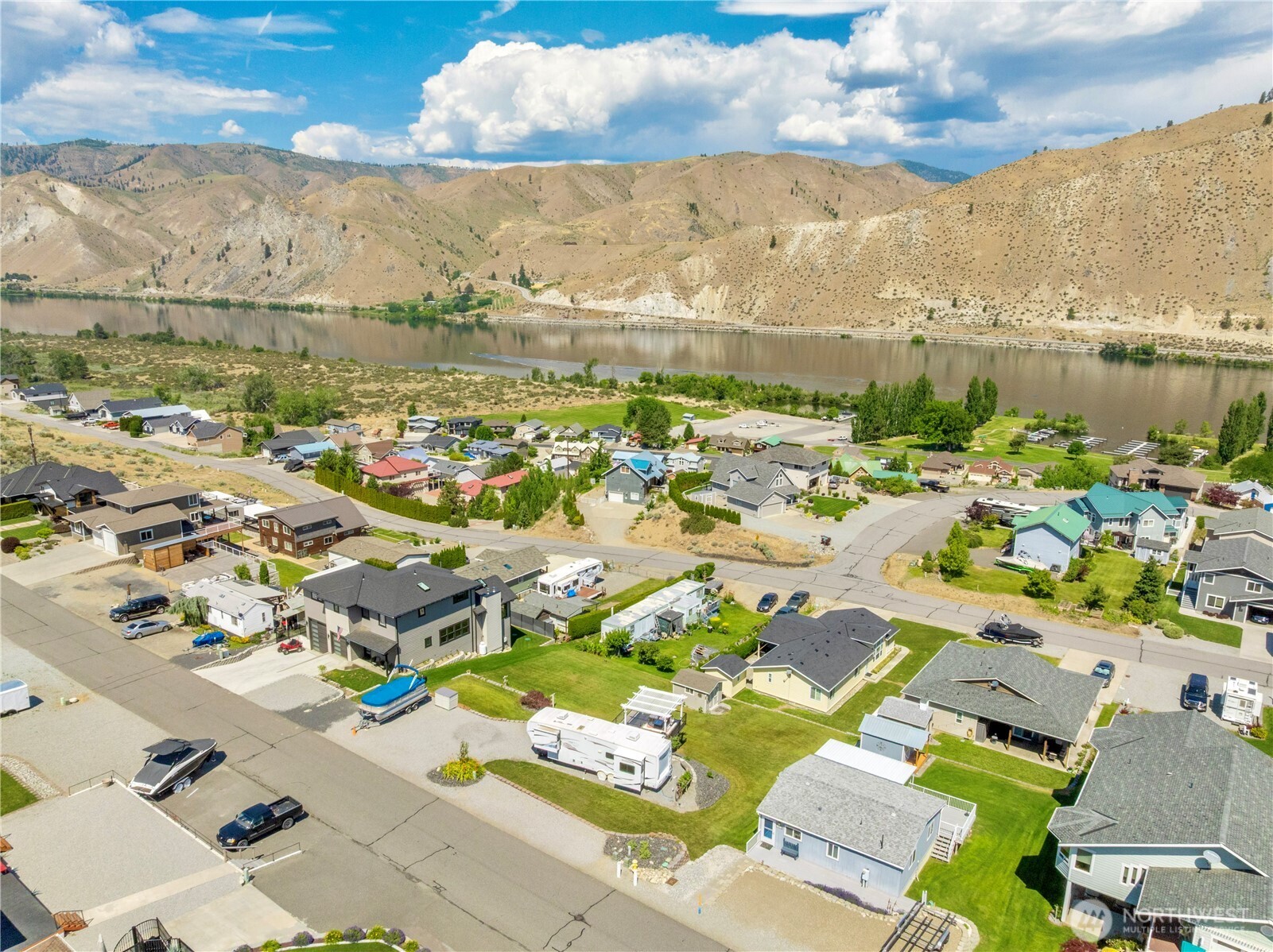 501 W Entiat Dr