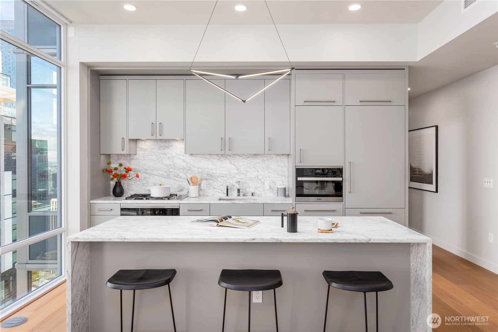 121 Stewart Street Unit: 3402