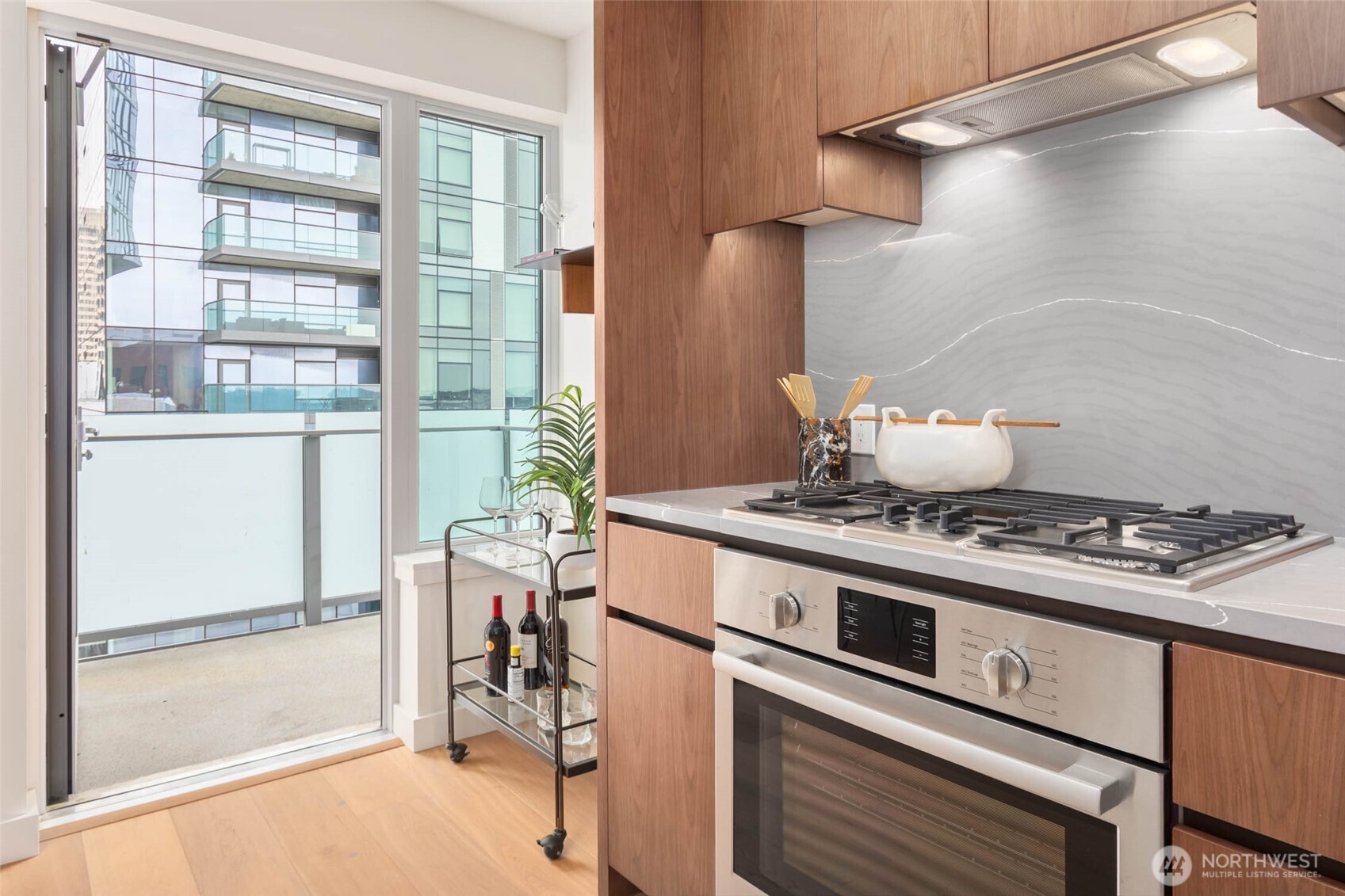 121 Stewart Street Unit: 1104