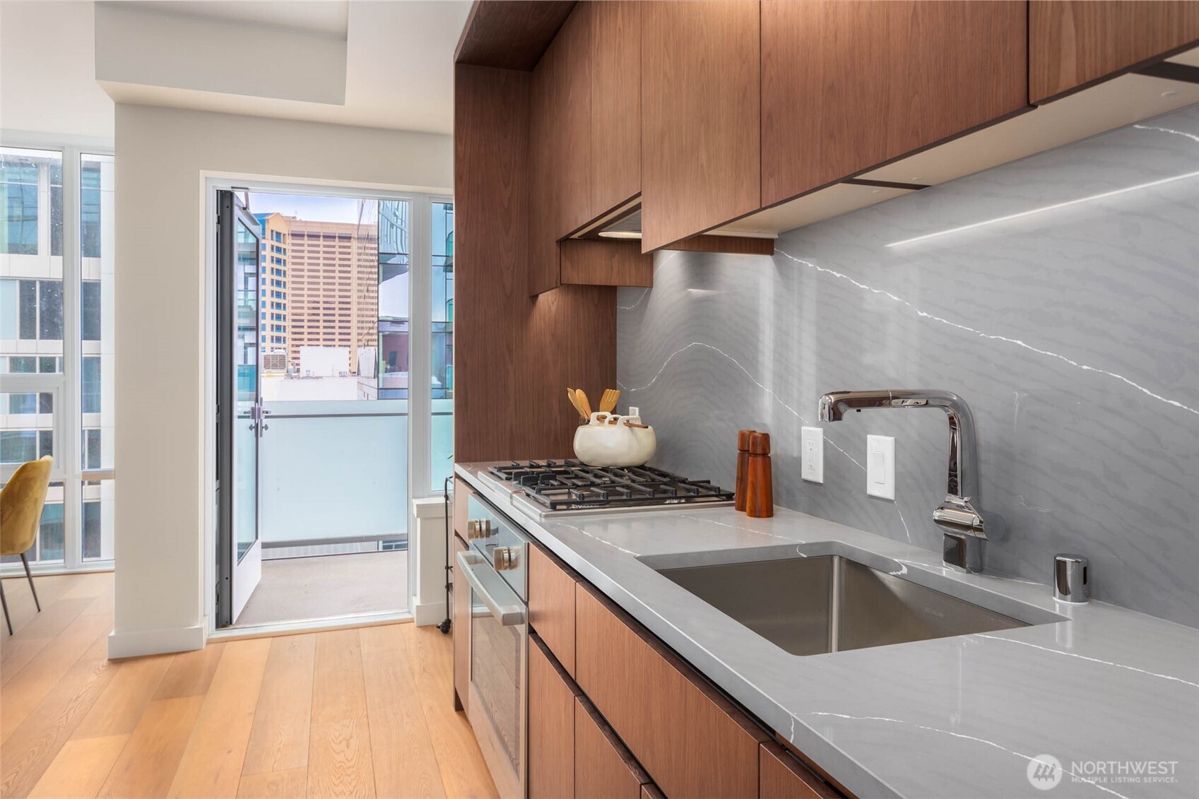 121 Stewart Street Unit: 1104