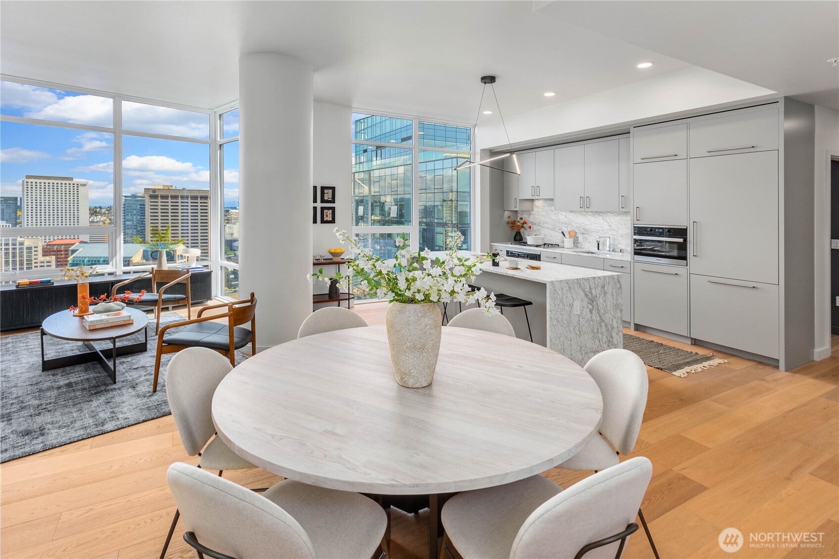 121 Stewart Street Unit: 3402