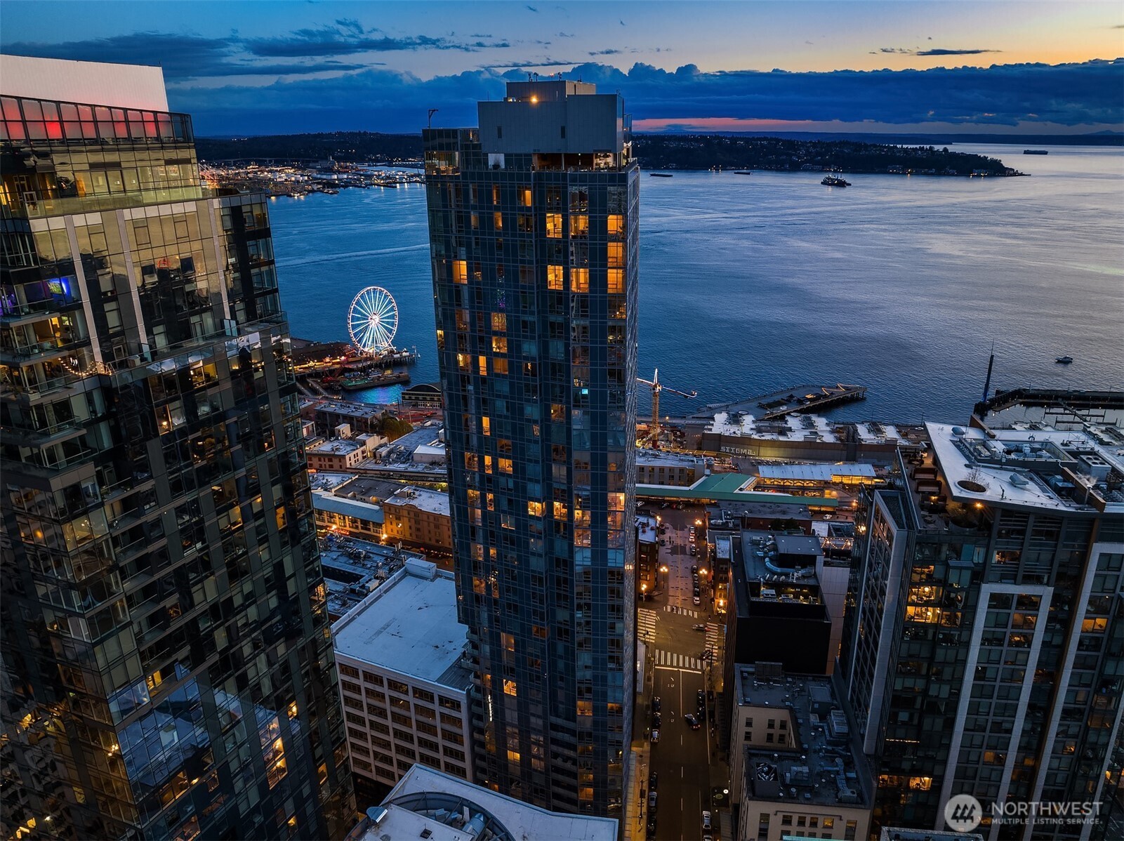 121 Stewart Street Unit: 2505