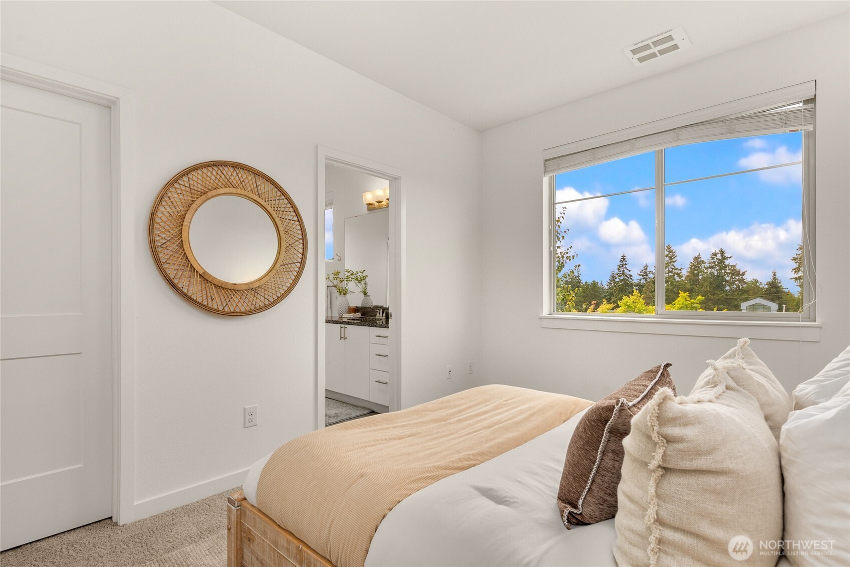1412 157th Pl NE