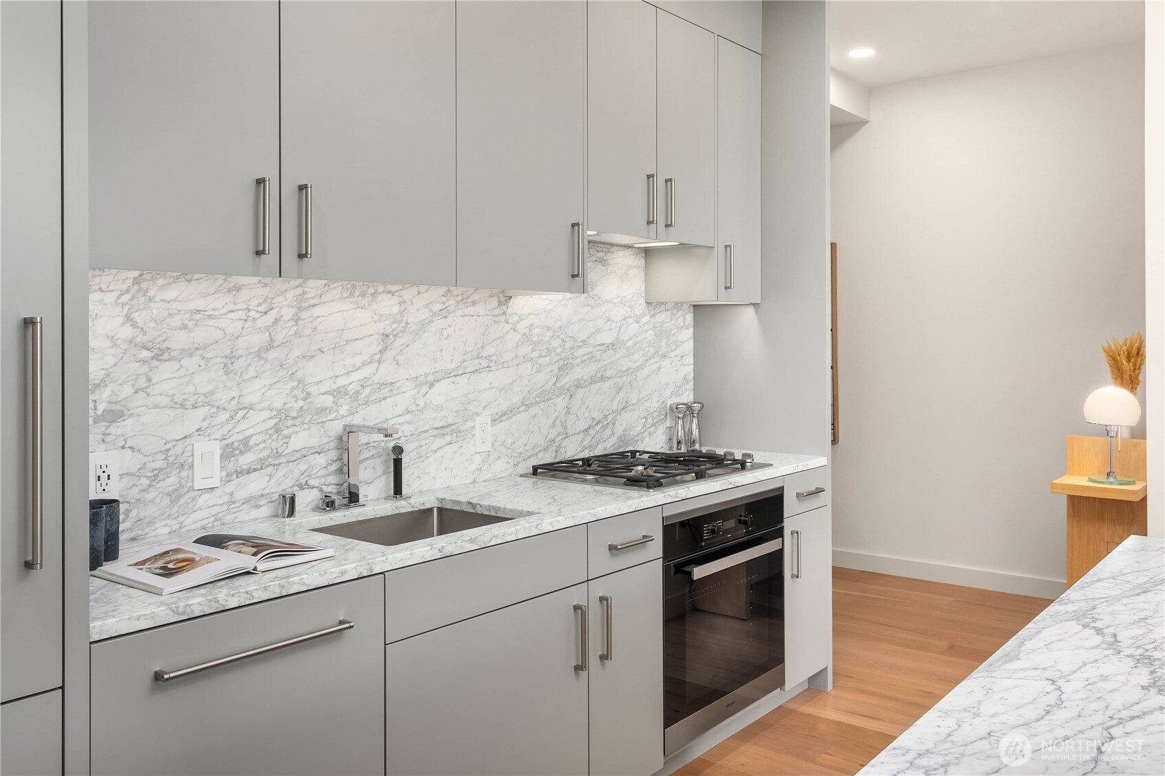 121 Stewart Street Unit: 3703