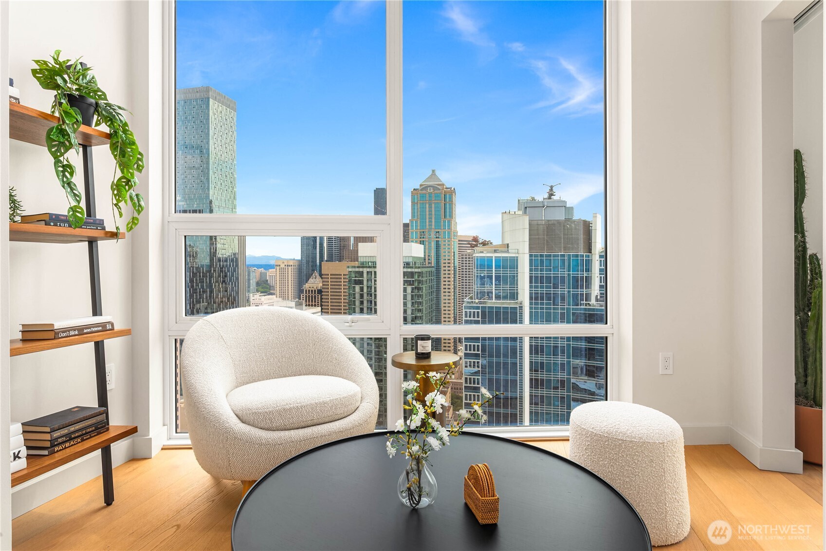 121 Stewart Street Unit: 3703