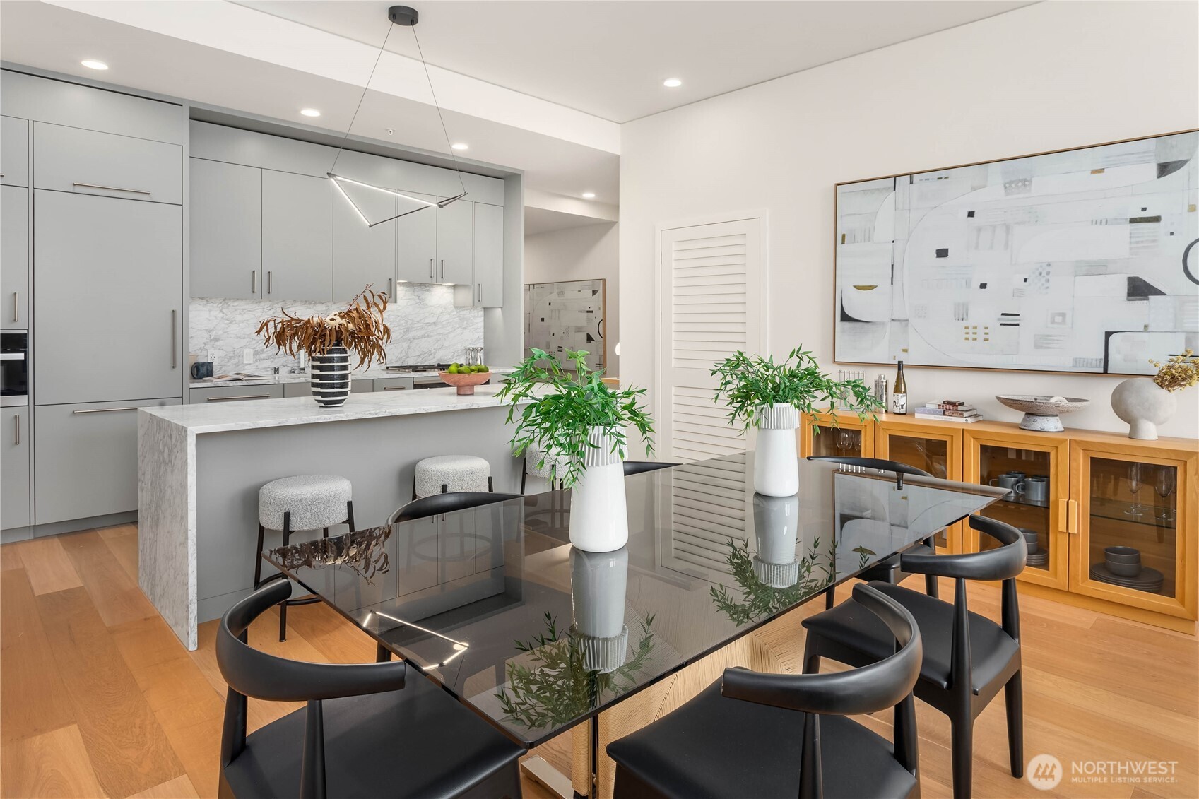 121 Stewart Street Unit: 3703