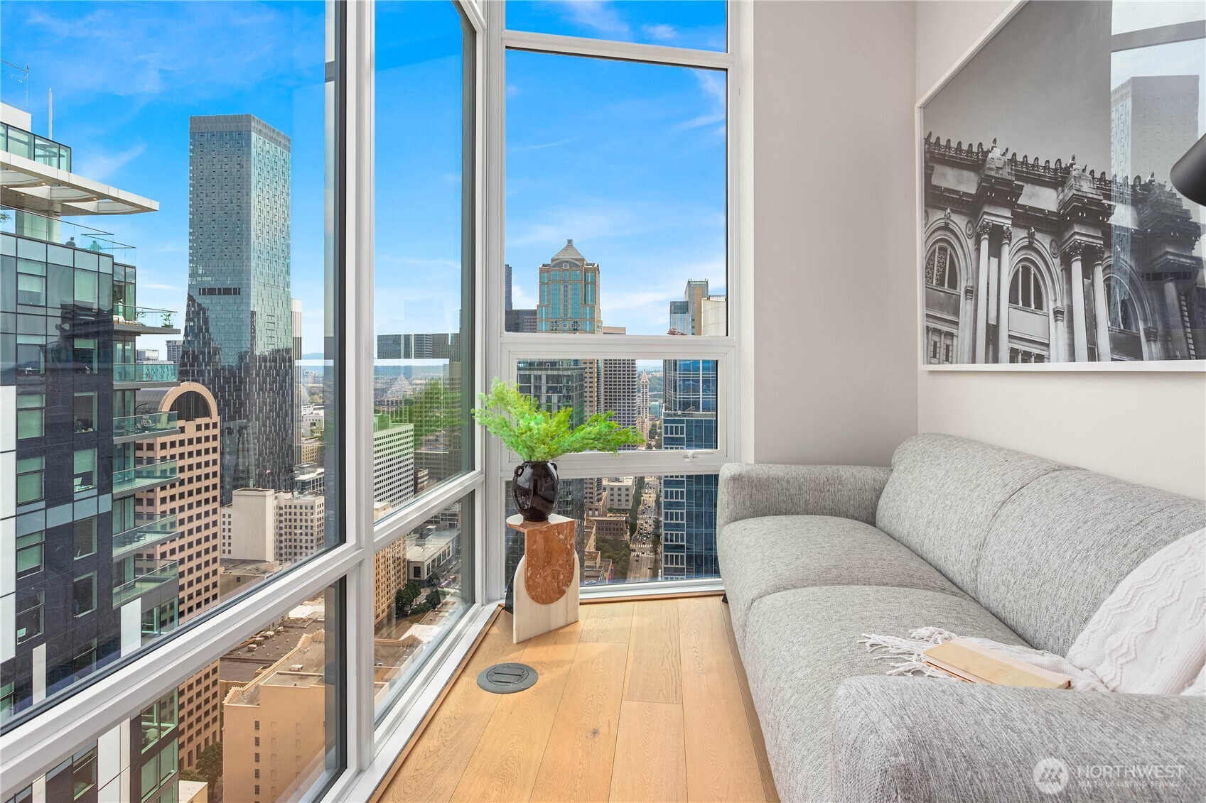 121 Stewart Street Unit: 3703