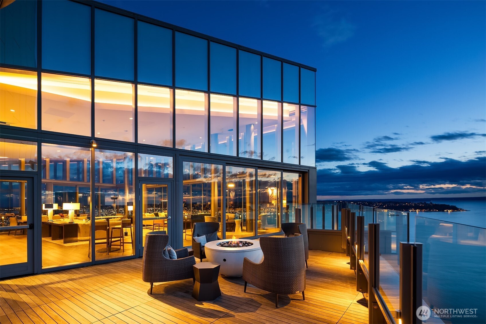 121 Stewart Street Unit: 3703