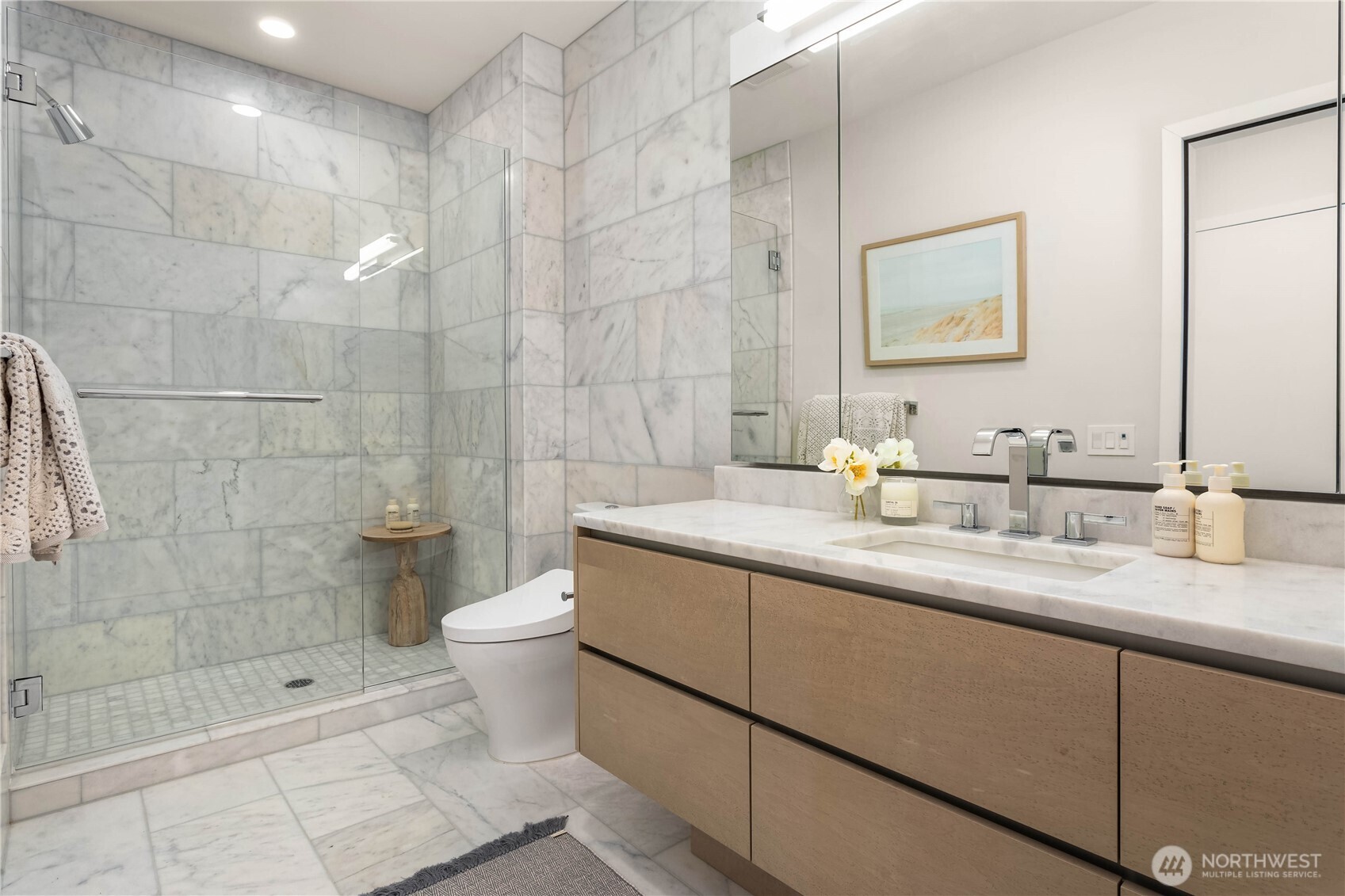 121 Stewart Street Unit: 3703