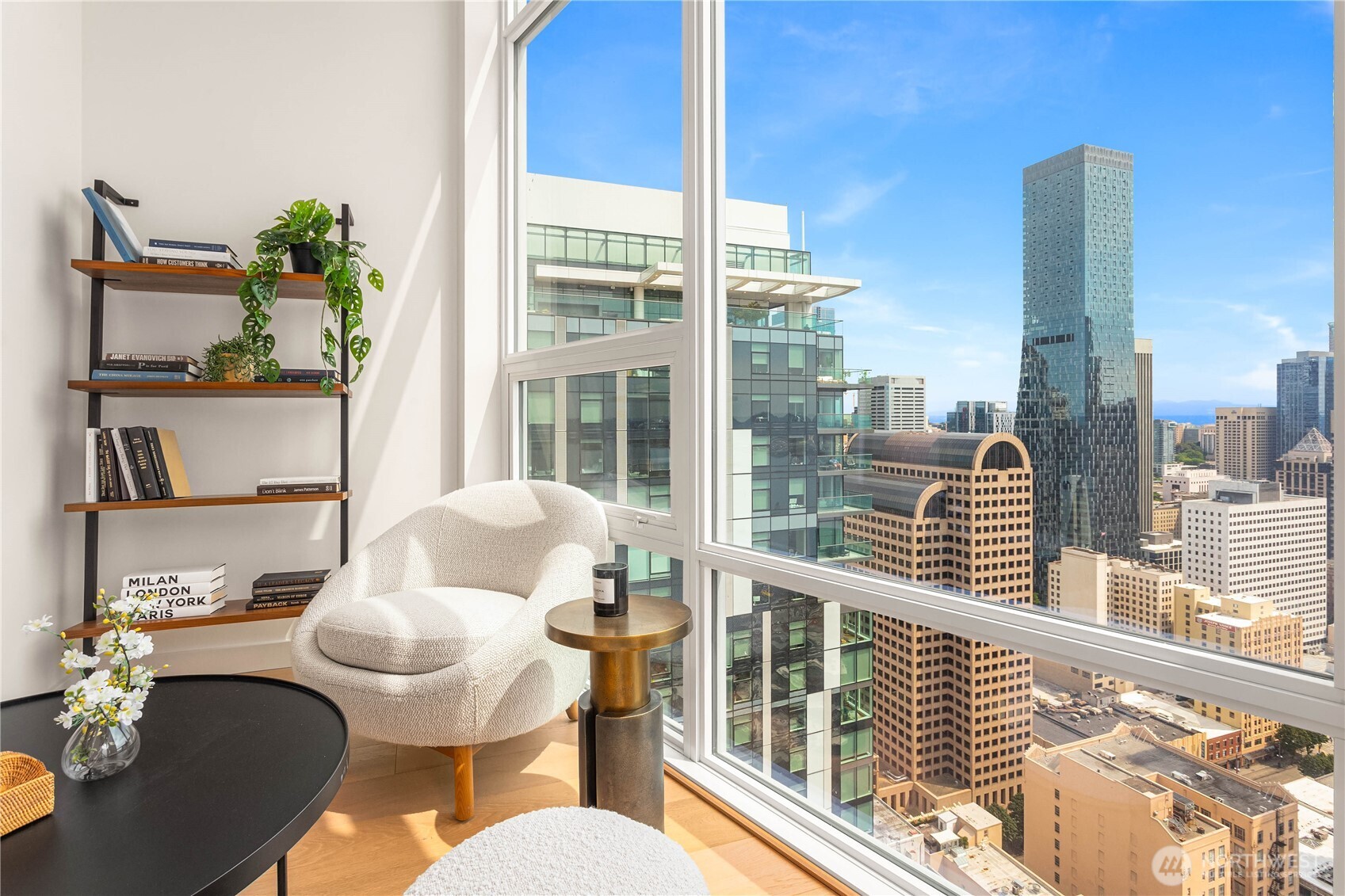 121 Stewart Street Unit: 3703